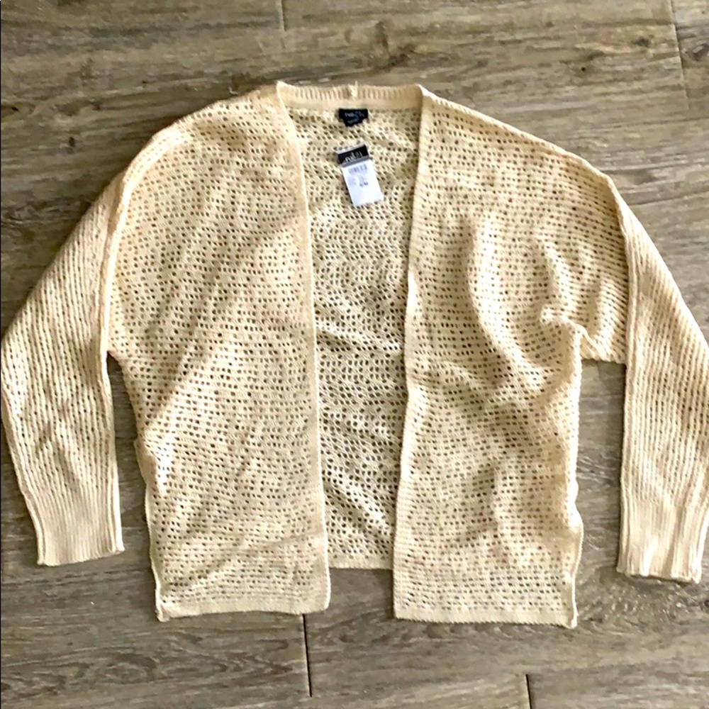 NWT Rue21 cream cardigan sweater size S/M